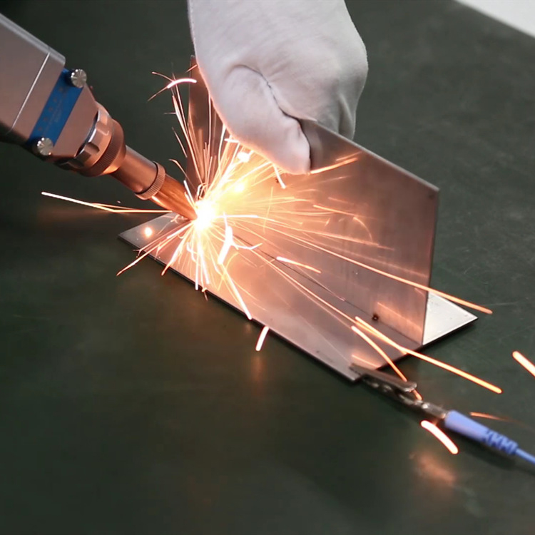 光纖連續(xù)激光焊接機 光纖連續(xù)激光焊接機